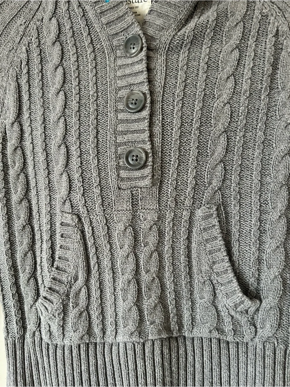 Aeropostale Gray Cable-Knit V-Neck Hooded Sweater – Size Medium — BOGO - Picture 7 of 11
